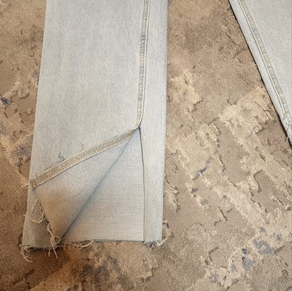 NWT AVEC LES FILLES straight leg highrise side slit light wash jeans size 29 (8) - Picture 6 of 16